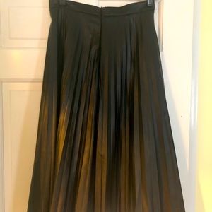 Faux leather skirt. Size S.